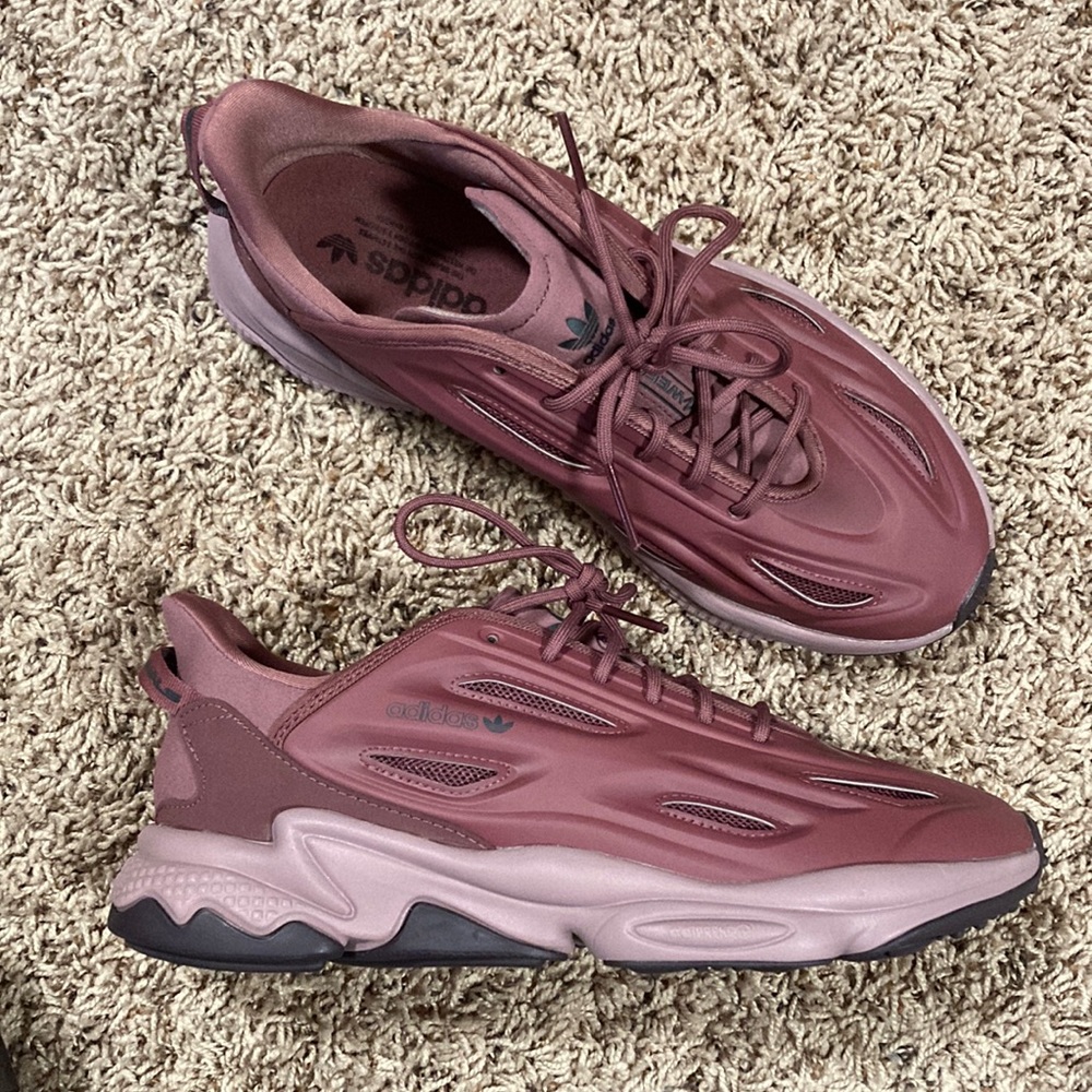 NWOT adidas Originals OZWEEGO Celox Burgundy men’s 10